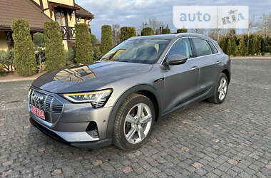 Внедорожник / Кроссовер Audi e-tron 2020 в 