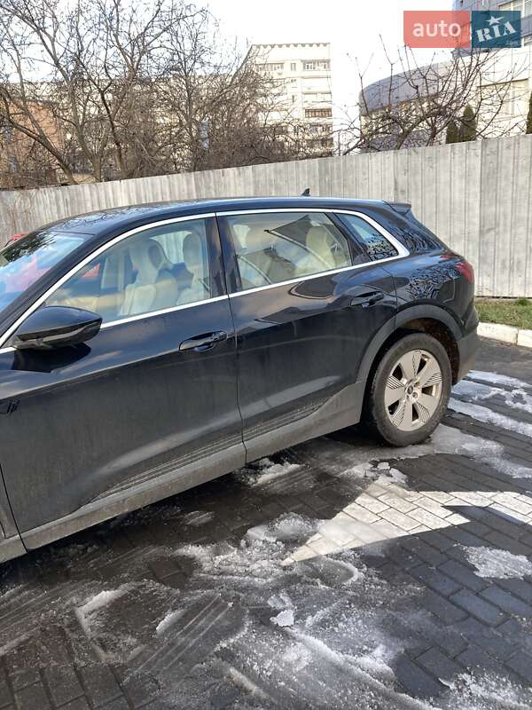 Позашляховик / Кросовер Audi e-tron 2021 в Харкові