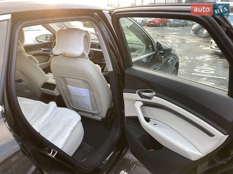 Позашляховик / Кросовер Audi e-tron 2021 в Харкові