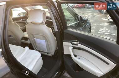 Внедорожник / Кроссовер Audi e-tron 2021 в 