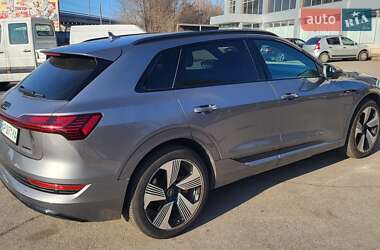 Внедорожник / Кроссовер Audi e-tron 2021 в 