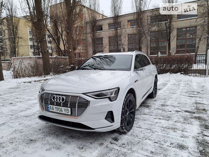 Audi e-tron 2019