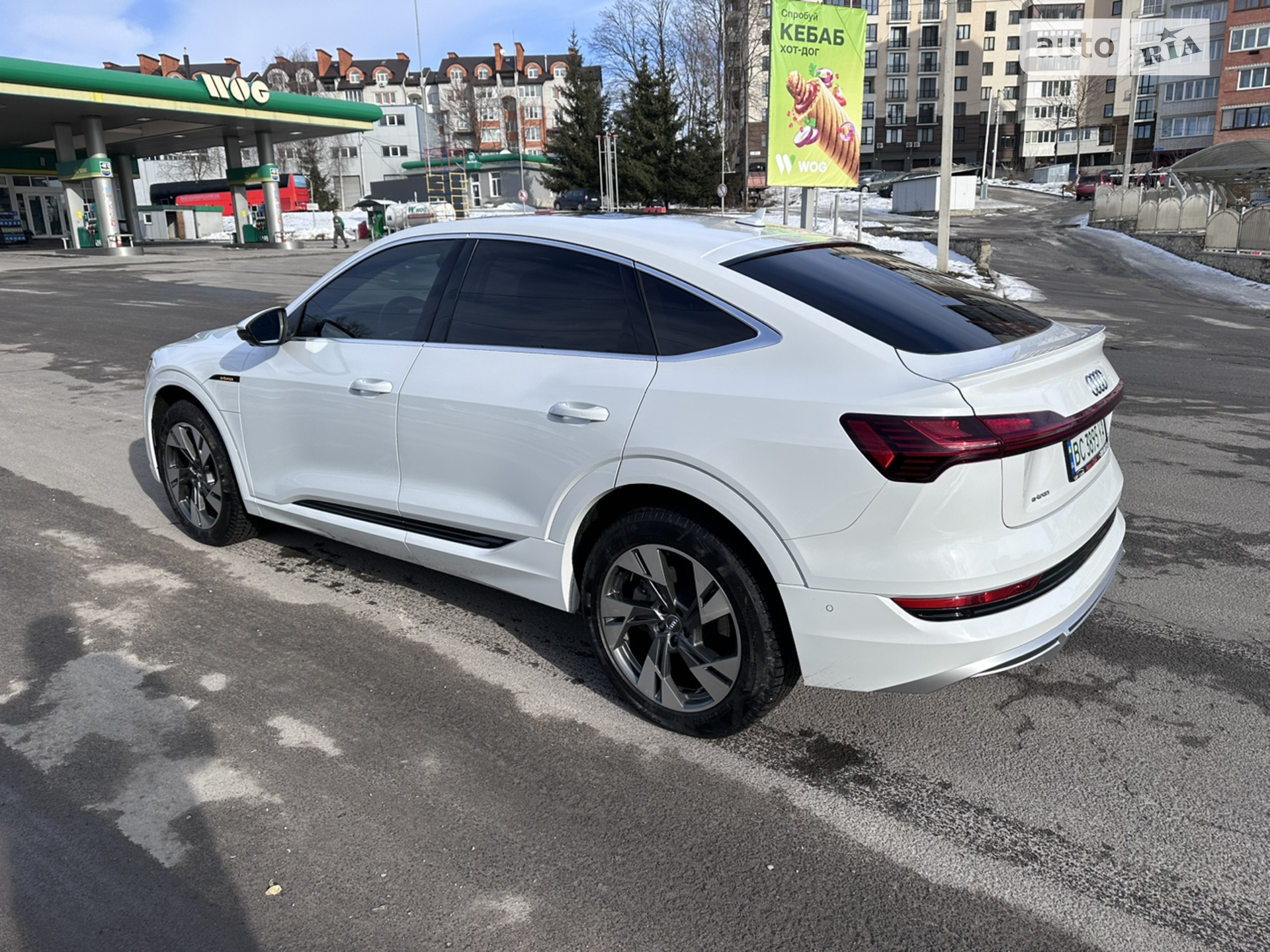 2020 Audi e-tron - мініатюра 2