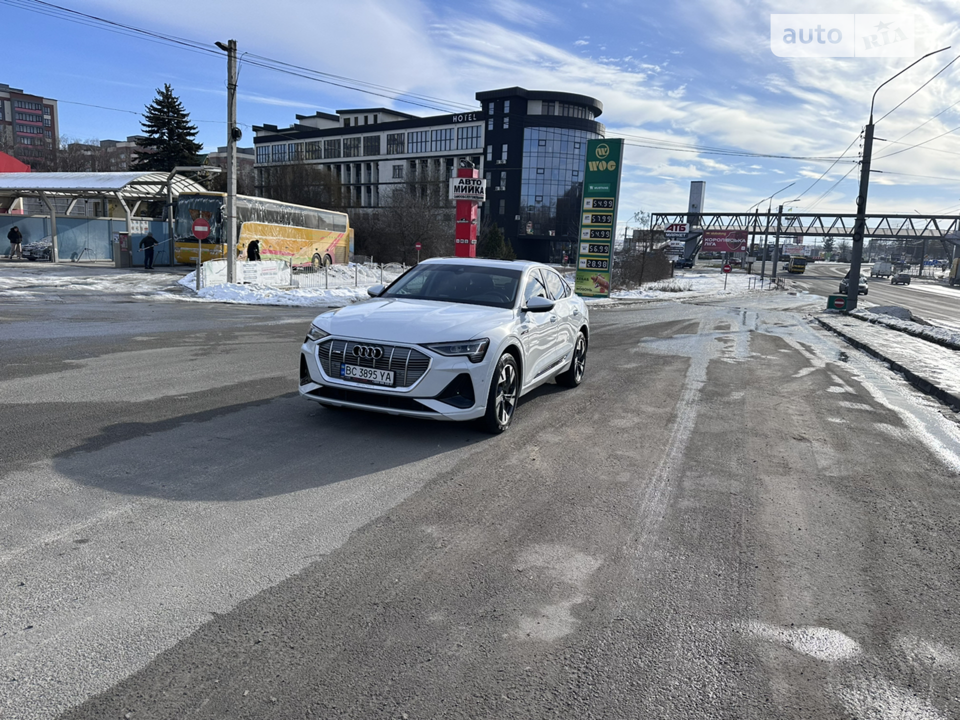2020 Audi e-tron - мініатюра 9