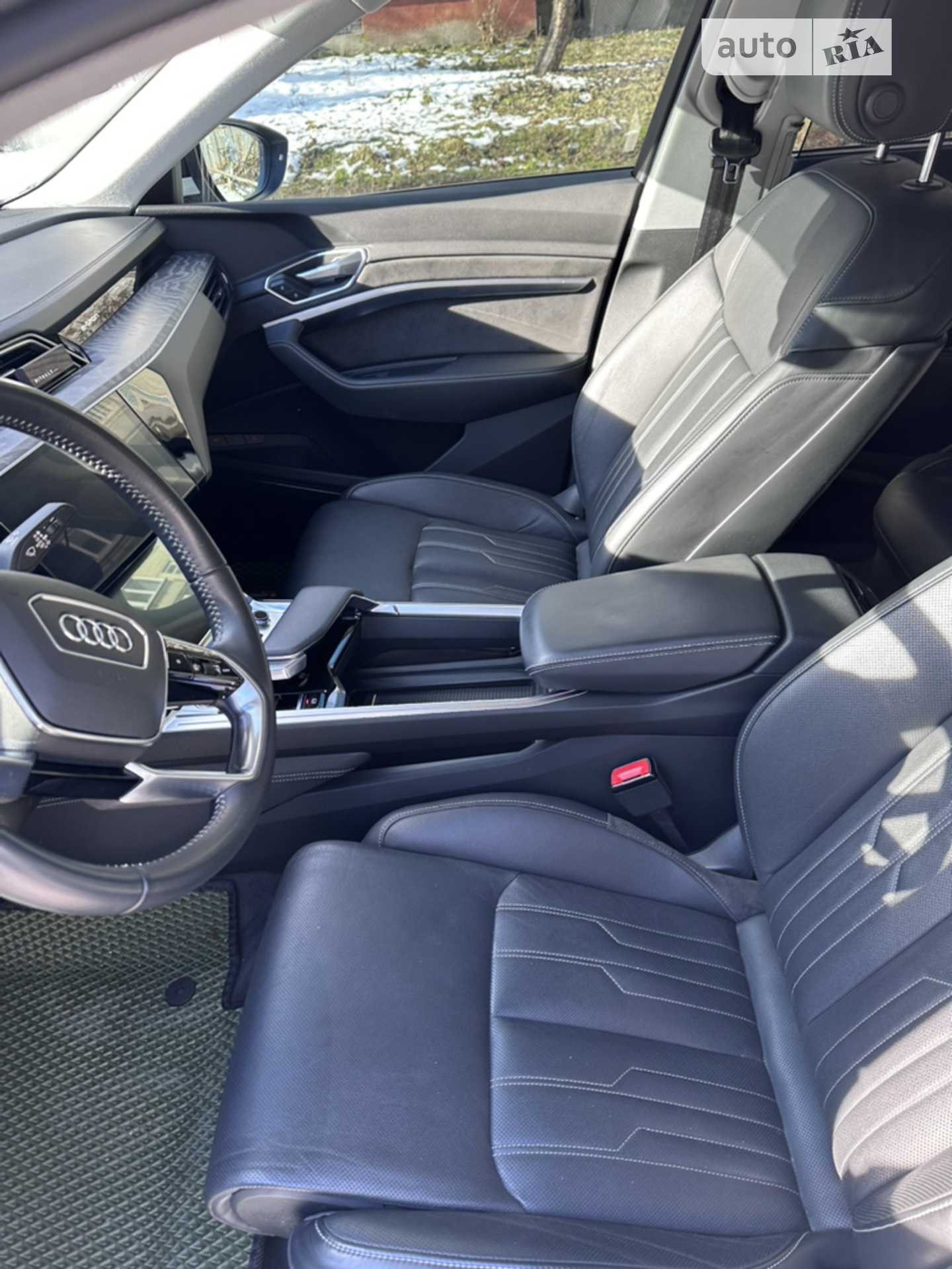 2020 Audi e-tron - мініатюра 24