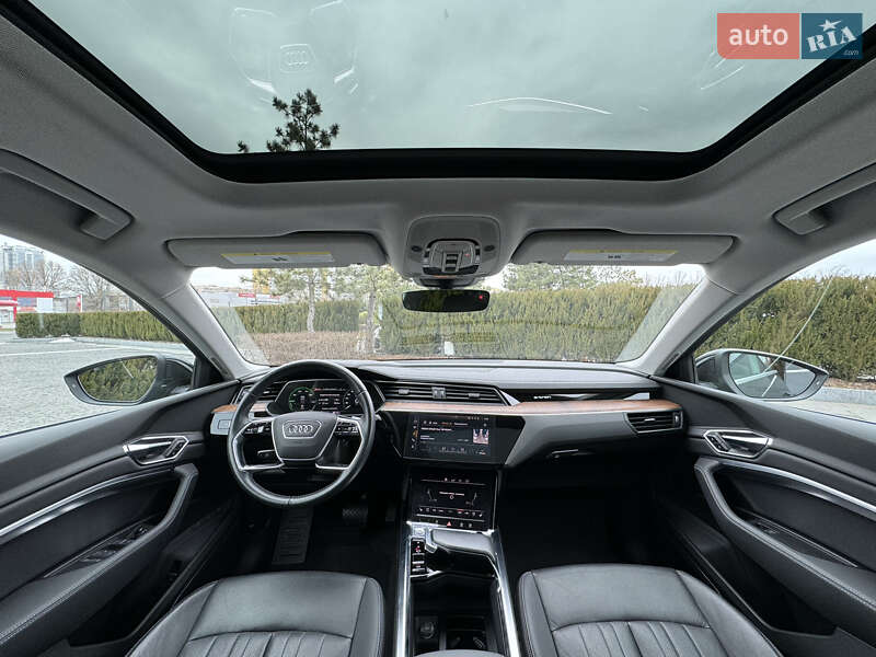 Позашляховик / Кросовер Audi e-tron 2019 в Запоріжжі фото 15 Позашляховик / Кросовер Audi e-tron 2019 в Запоріжжі