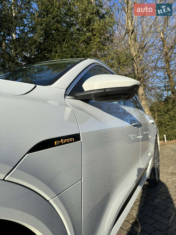 Позашляховик / Кросовер Audi e-tron 2019 в Львові