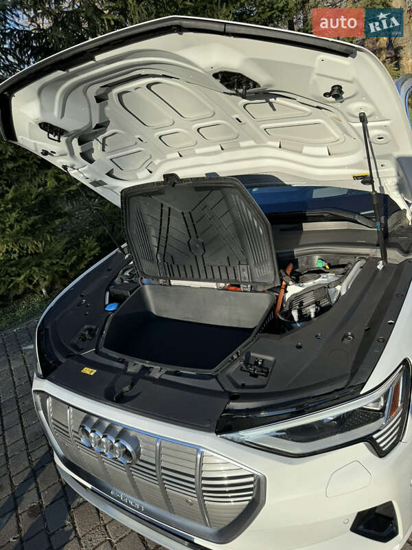 Позашляховик / Кросовер Audi e-tron 2019 в Львові