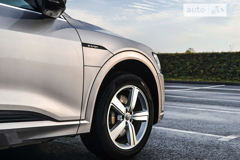 Позашляховик / Кросовер Audi e-tron 2019 в Львові