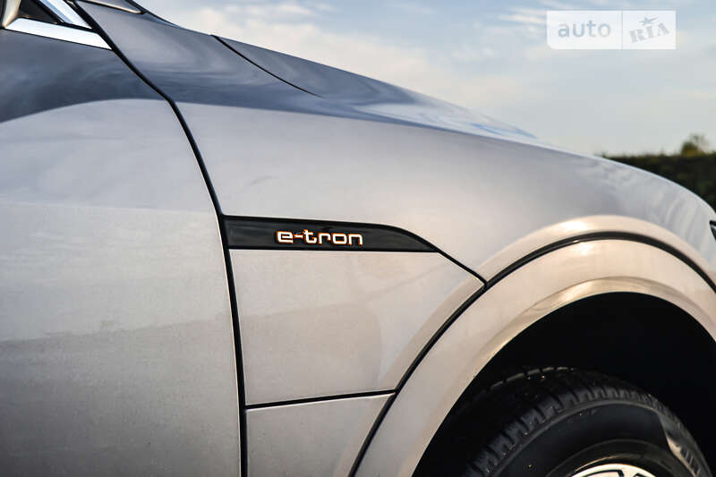 Позашляховик / Кросовер Audi e-tron 2019 в Львові
