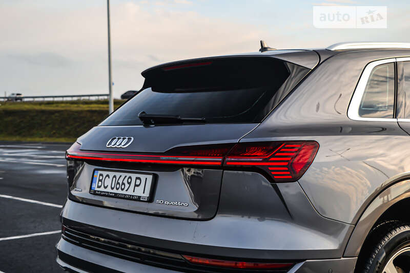 Позашляховик / Кросовер Audi e-tron 2019 в Львові