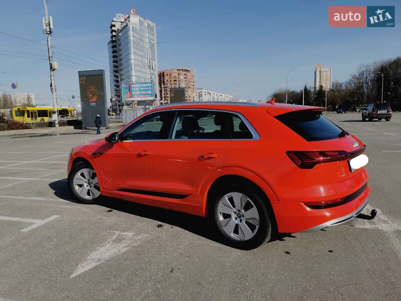 Внедорожник / Кроссовер Audi e-tron 2020 в Киеве