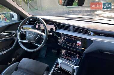 Внедорожник / Кроссовер Audi e-tron 2019 в 