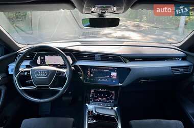 Внедорожник / Кроссовер Audi e-tron 2019 в 