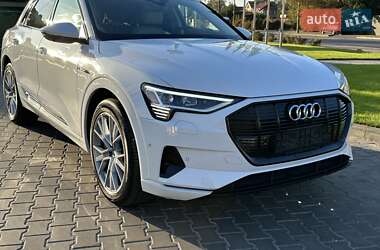 Внедорожник / Кроссовер Audi e-tron 2020 в 
