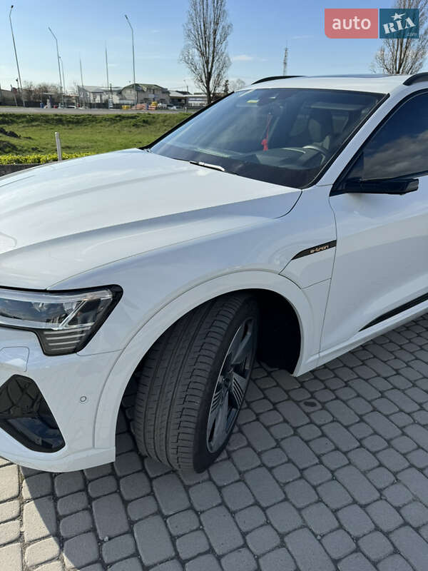 Внедорожник / Кроссовер Audi e-tron 2020 в Ужгороде