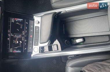 Позашляховик / Кросовер Audi e-tron 2019 в Косові