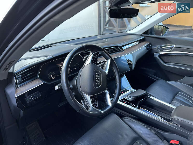Внедорожник / Кроссовер Audi e-tron 2019 в Львове