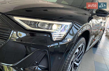 Внедорожник / Кроссовер Audi e-tron 2021 в 
