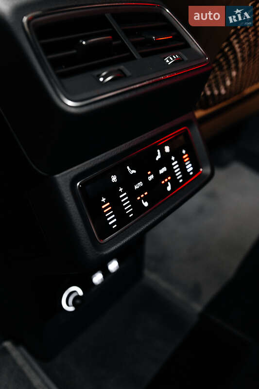 Внедорожник / Кроссовер Audi e-tron 2019 в Киеве фото 45 Внедорожник / Кроссовер Audi e-tron 2019 в Киеве