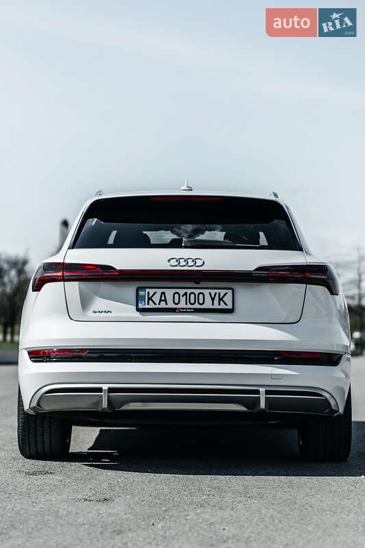 Внедорожник / Кроссовер Audi e-tron 2019 в Киеве
