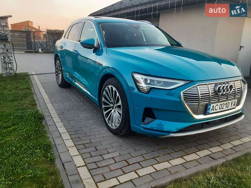 Audi e-tron 2019