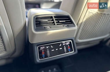 Внедорожник / Кроссовер Audi e-tron 2022 в 