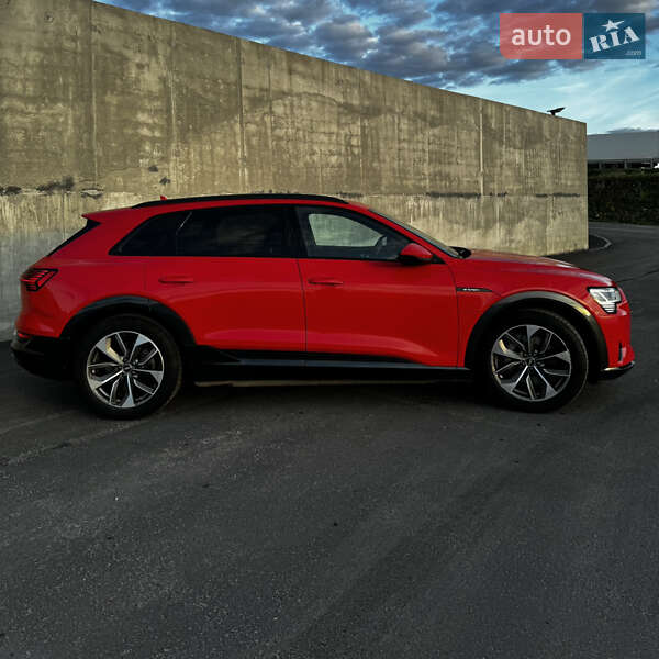 Позашляховик / Кросовер Audi e-tron 2019 в Львові