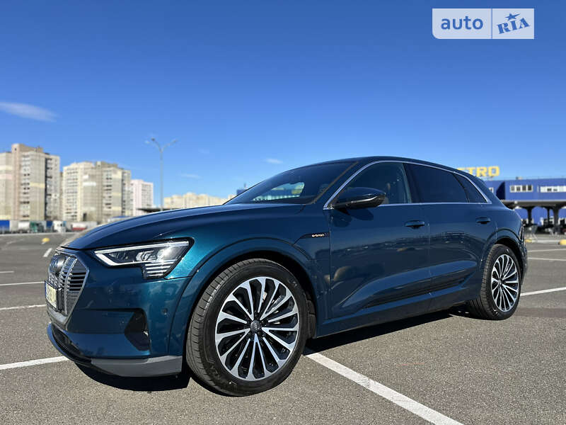 Позашляховик / Кросовер Audi e-tron 2019 в Києві