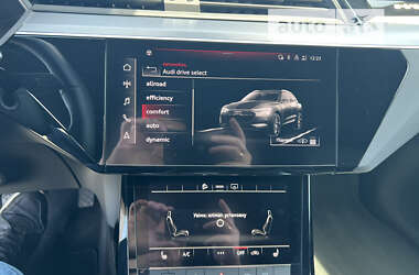 Позашляховик / Кросовер Audi e-tron 2020 в Хусті