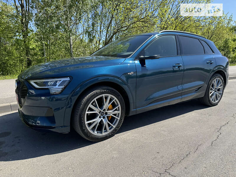 Внедорожник / Кроссовер Audi e-tron 2019 в Киеве