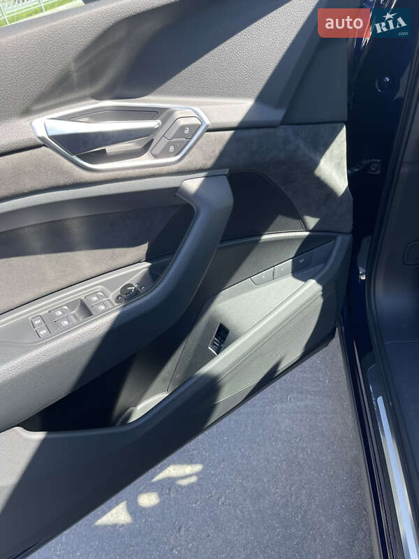 Внедорожник / Кроссовер Audi e-tron 2020 в Киеве фото 10 Внедорожник / Кроссовер Audi e-tron 2020 в Киеве