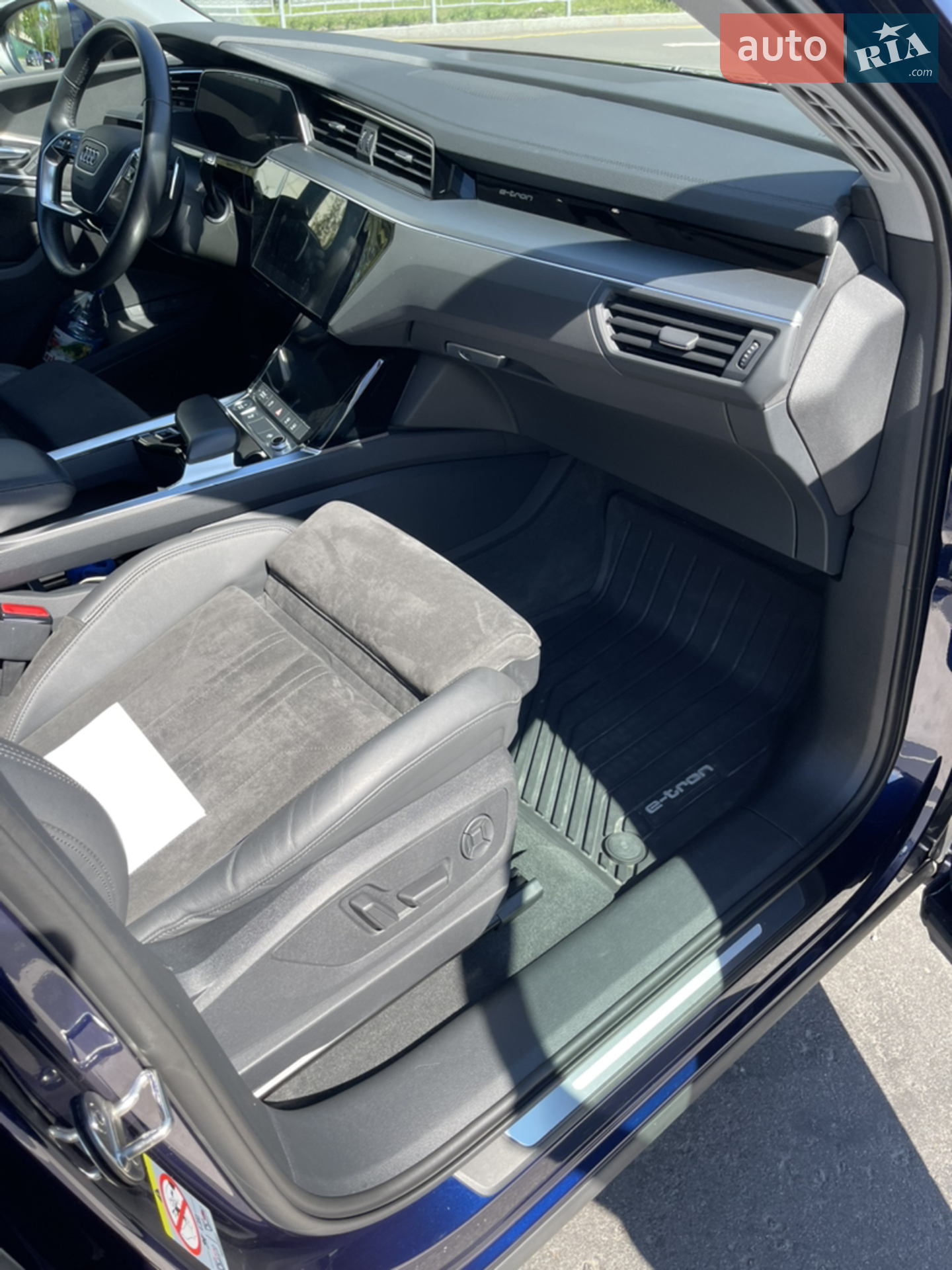 2020 Audi e-tron - мініатюра 8