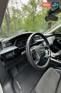 Внедорожник / Кроссовер Audi e-tron 2019 в 