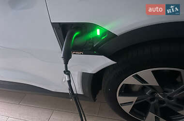 Внедорожник / Кроссовер Audi e-tron 2019 в 