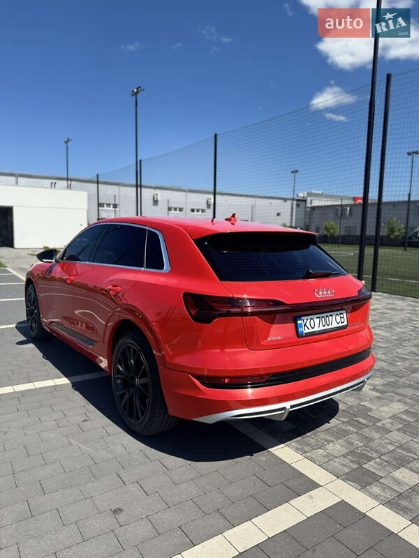 Внедорожник / Кроссовер Audi e-tron 2022 в Мукачево