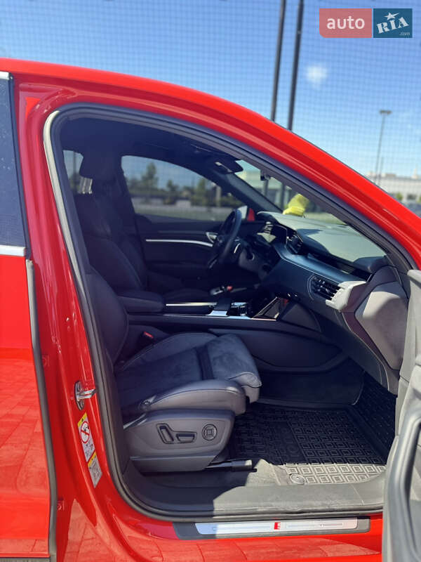 Внедорожник / Кроссовер Audi e-tron 2022 в Мукачево