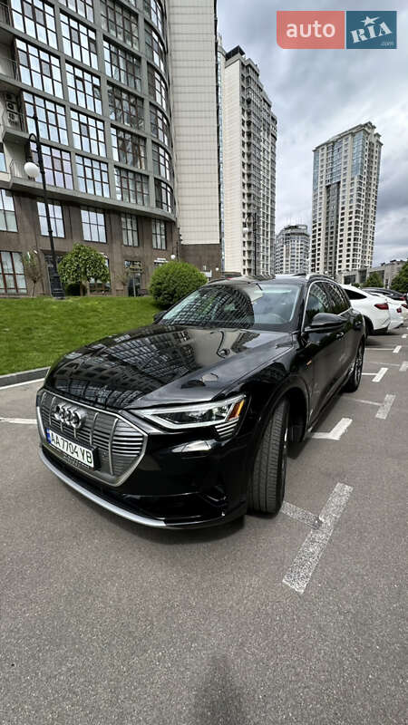 Внедорожник / Кроссовер Audi e-tron 2022 в Киеве