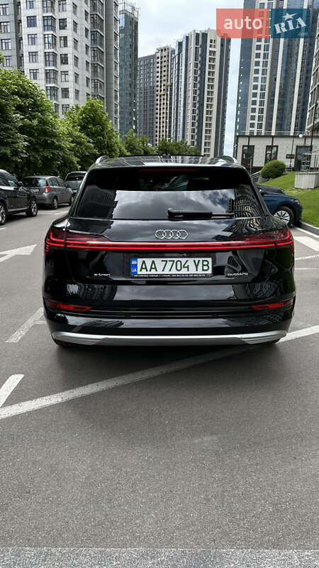 Внедорожник / Кроссовер Audi e-tron 2022 в Киеве