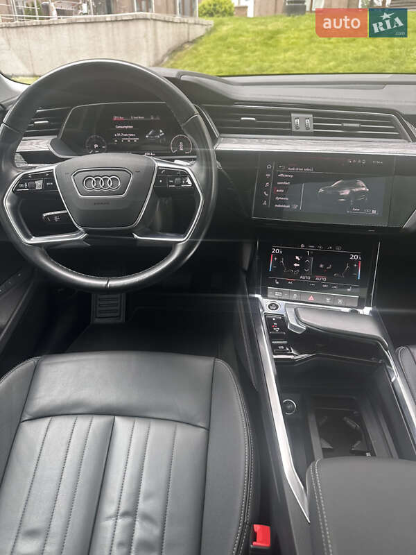 Внедорожник / Кроссовер Audi e-tron 2022 в Киеве
