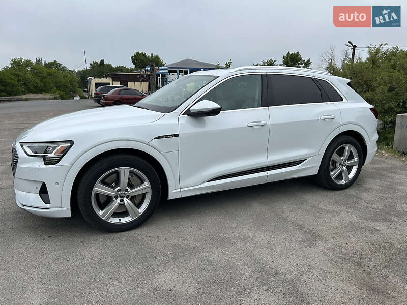 Позашляховик / Кросовер Audi e-tron 2019 в Дніпрі фото 6 Позашляховик / Кросовер Audi e-tron 2019 в Дніпрі