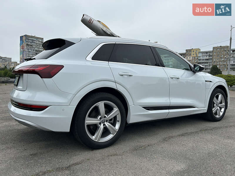 Позашляховик / Кросовер Audi e-tron 2019 в Дніпрі фото 8 Позашляховик / Кросовер Audi e-tron 2019 в Дніпрі