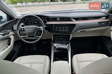 Внедорожник / Кроссовер Audi e-tron 2019 в Днепре