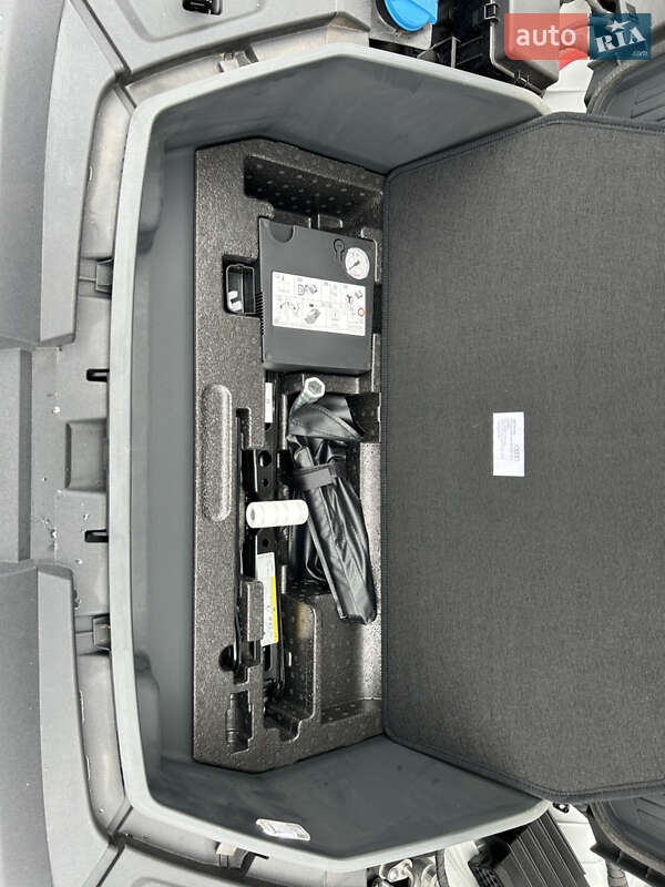 Позашляховик / Кросовер Audi e-tron 2019 в Дніпрі фото 34 Позашляховик / Кросовер Audi e-tron 2019 в Дніпрі