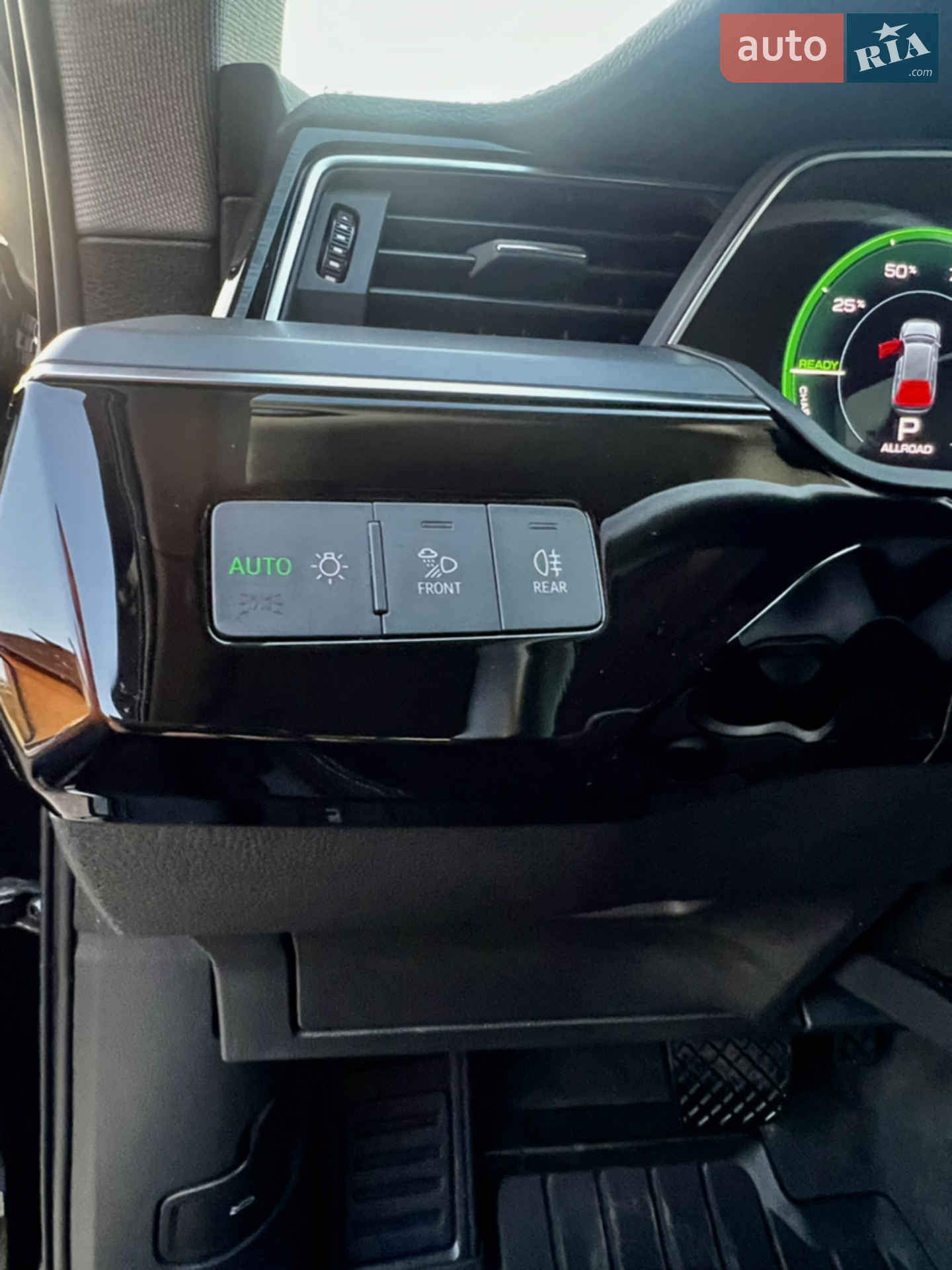 2019 Audi e-tron - мініатюра 32