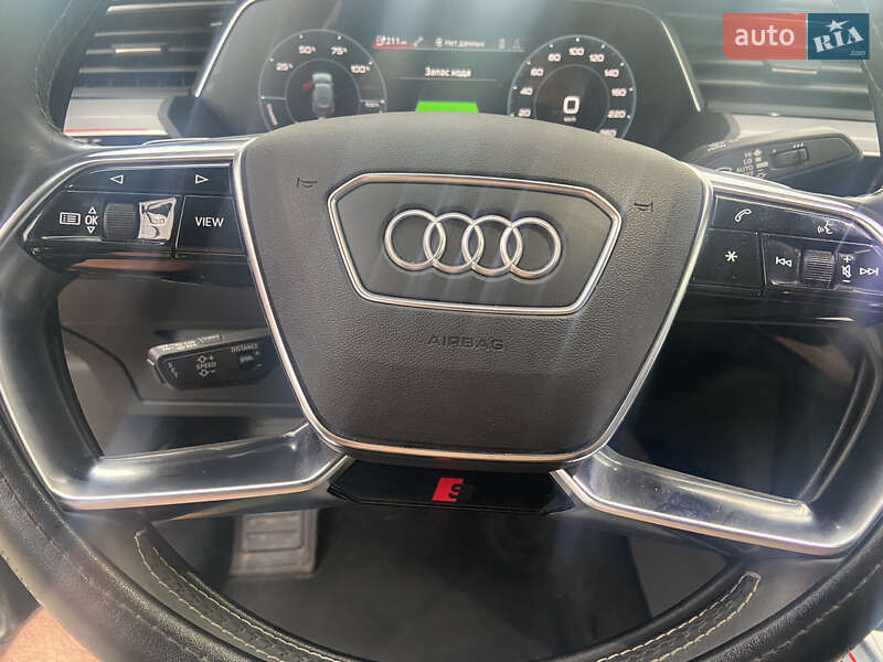 Внедорожник / Кроссовер Audi e-tron 2020 в Вознесенске