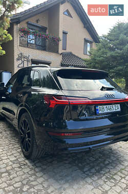 Позашляховик / Кросовер Audi e-tron 2020 в 