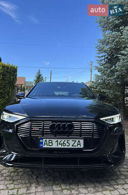 Позашляховик / Кросовер Audi e-tron 2020 в 