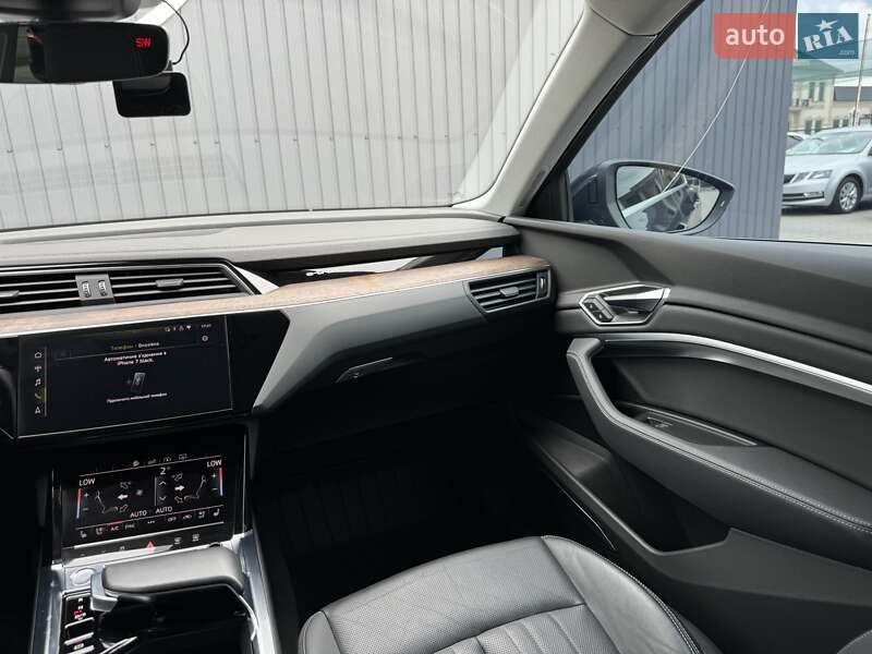 Позашляховик / Кросовер Audi e-tron 2019 в Мукачевому