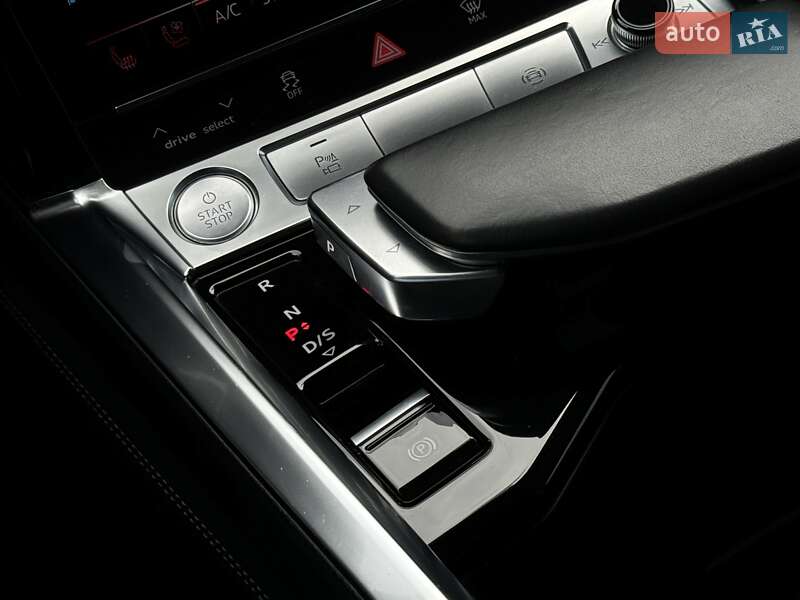 Позашляховик / Кросовер Audi e-tron 2019 в Мукачевому